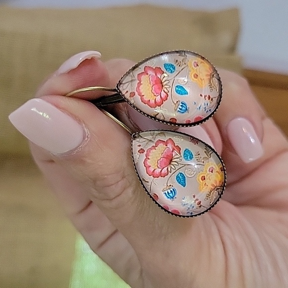 Jewelry - English Garden Drop Earrings